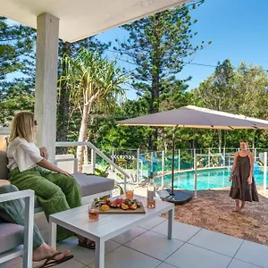  Holiday home Four Pines Shelly Retreat