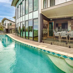  Holiday home Shelly Seaside A