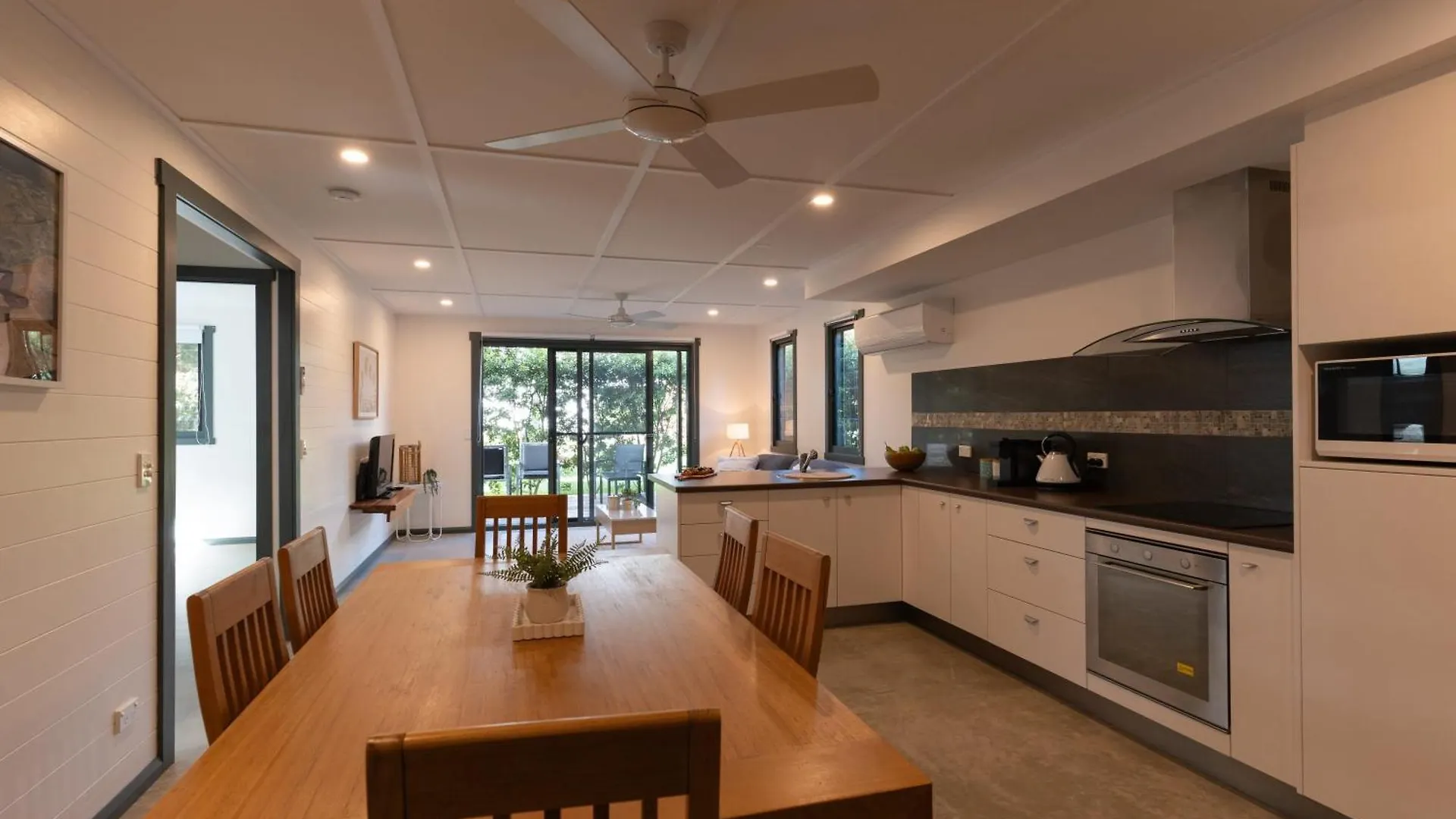 Holiday home Malakai Beach House Caloundra Australia