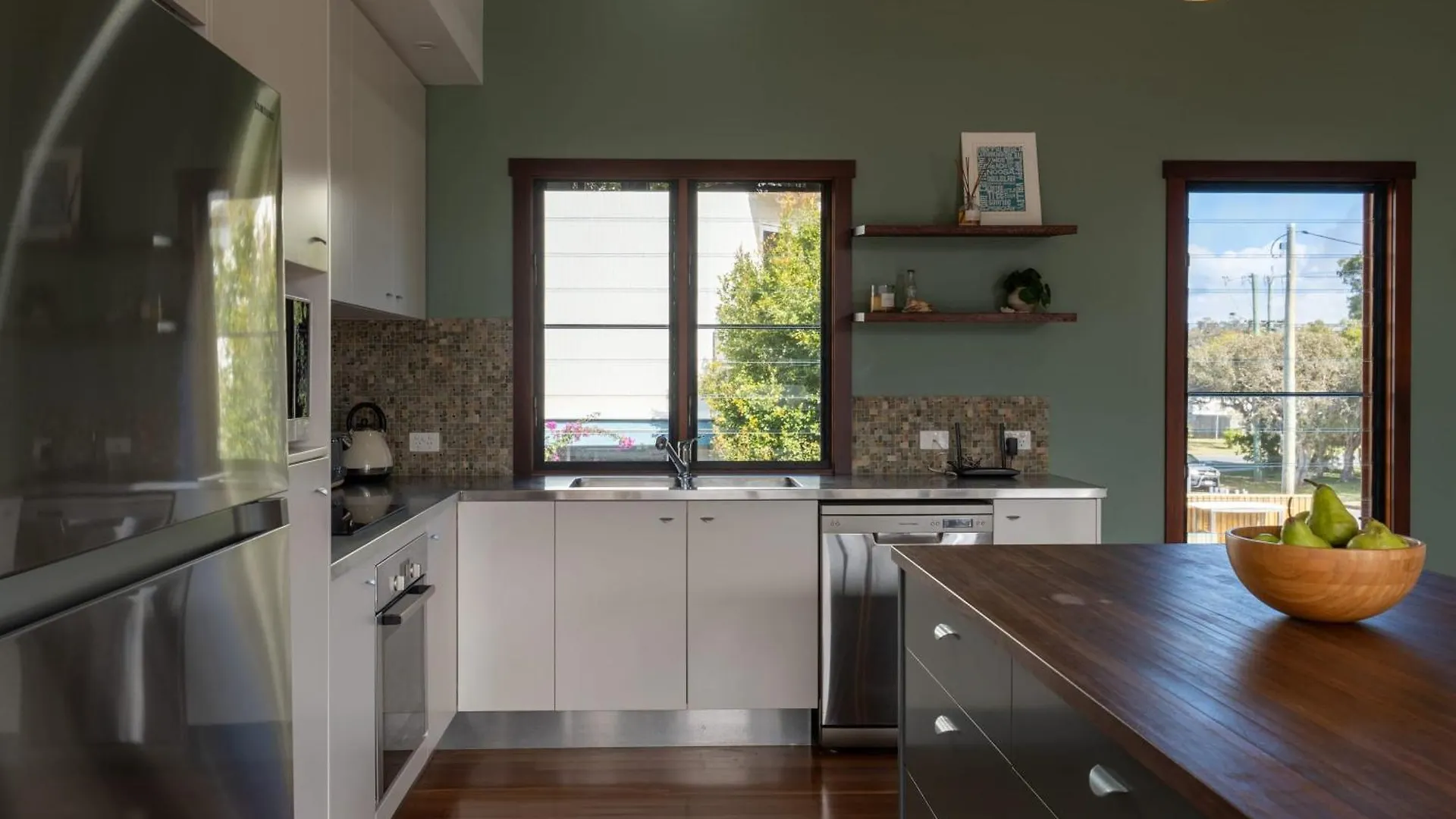 Malakai Beach House Caloundra Holiday home