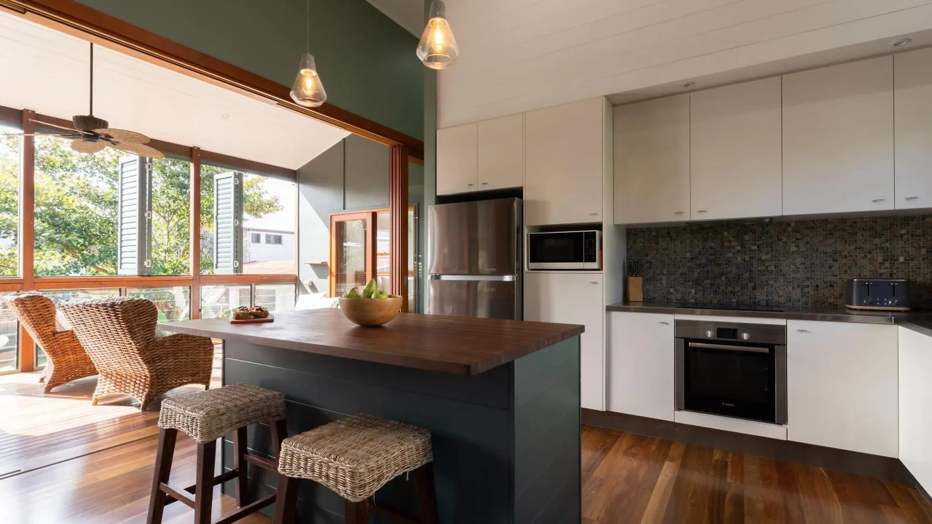 Malakai Beach House Caloundra Holiday home
